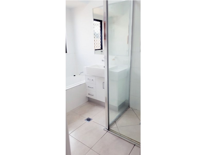 3 Halifax Drive, Redlynch QLD 4870