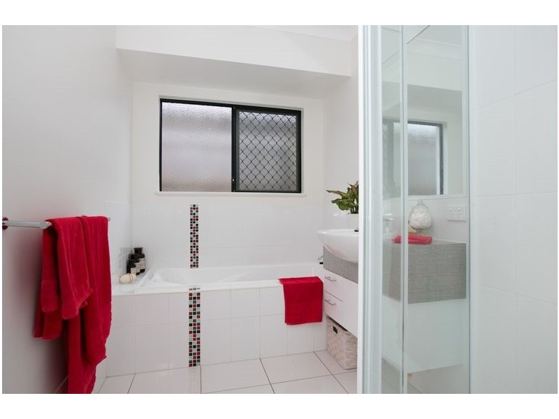 46 City View Crescent, Mooroobool QLD 4870