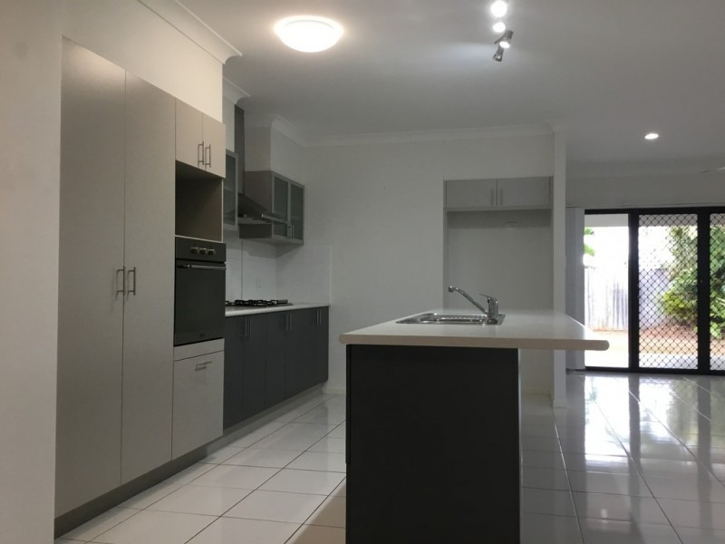 46 City View Crescent, Mooroobool QLD 4870