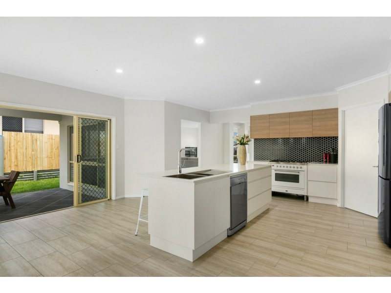 7 Brian Street, Brinsmead QLD 4870