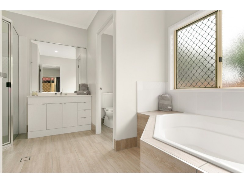 7 Brian Street, Brinsmead QLD 4870