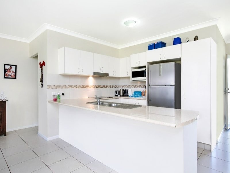 6 Ainscow Drive, Bentley Park QLD 4869