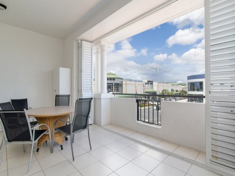 8/77 Spence Street, Cairns City QLD 4870