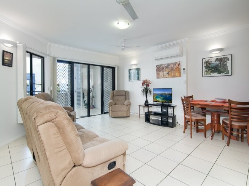 8/77 Spence Street, Cairns City QLD 4870