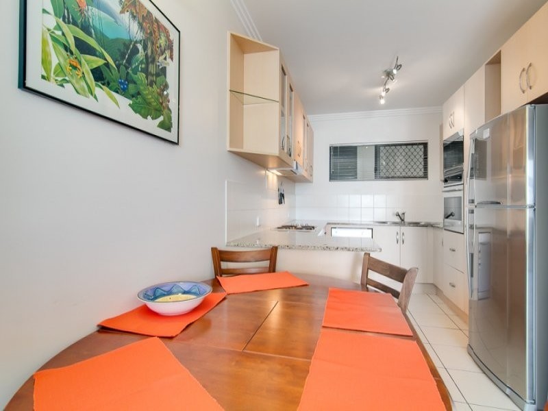 8/77 Spence Street, Cairns City QLD 4870