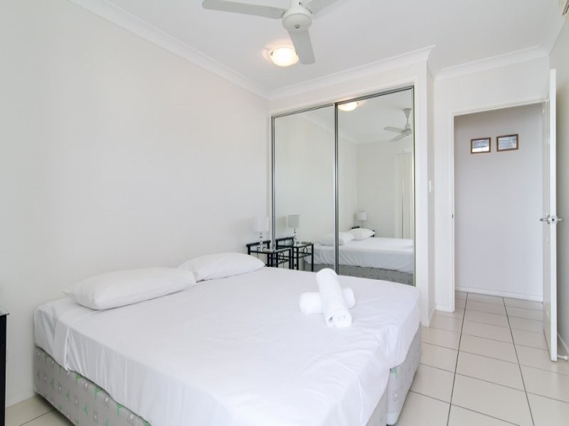 8/77 Spence Street, Cairns City QLD 4870