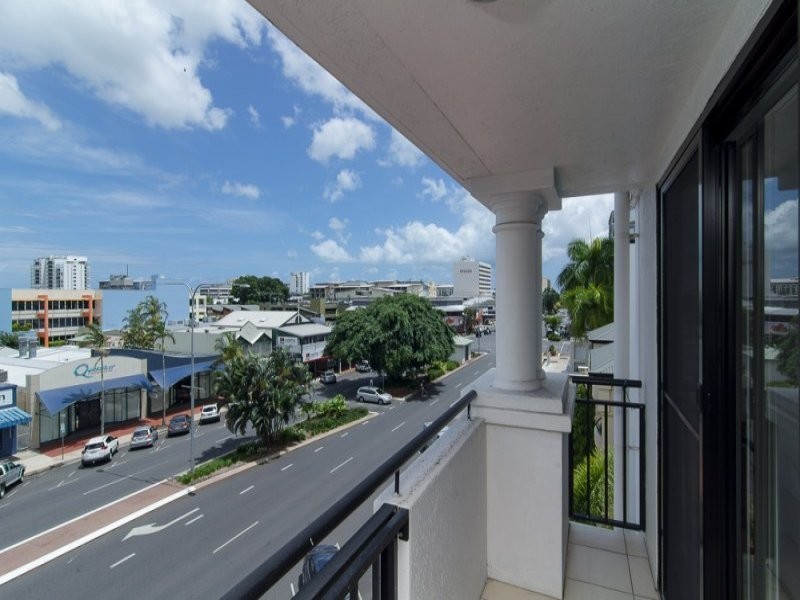 8/77 Spence Street, Cairns City QLD 4870
