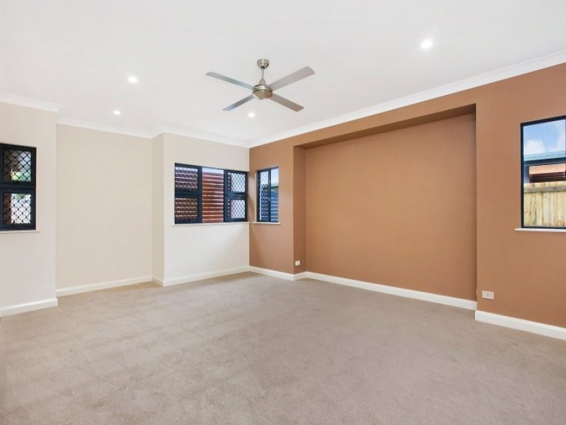43 Ainscow Drive, Bentley Park QLD 4869
