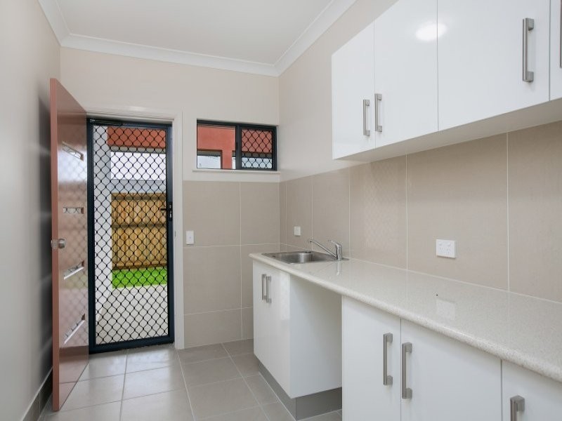 43 Ainscow Drive, Bentley Park QLD 4869