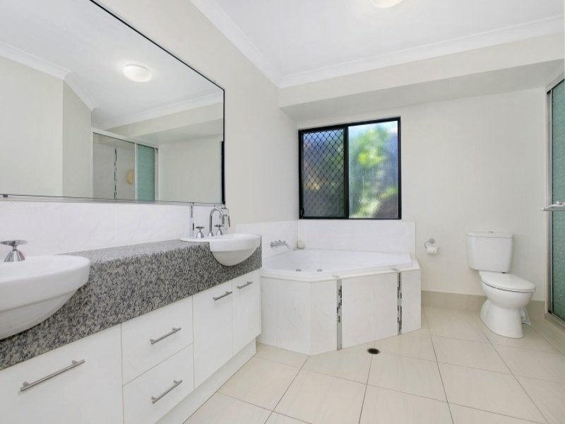 106 Fitzmaurice Drive, Bentley Park QLD 4869