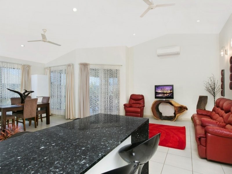 106 Fitzmaurice Drive, Bentley Park QLD 4869