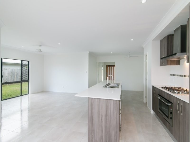 52 Disney Street, White Rock QLD 4868