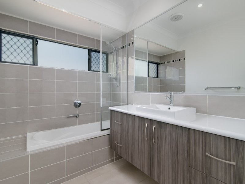 52 Disney Street, White Rock QLD 4868