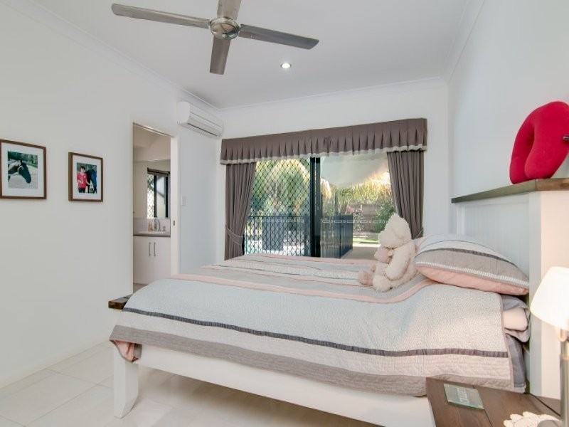 26 Pollock Close, Bentley Park QLD 4869