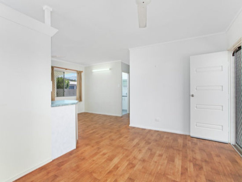 8 Amethyst Street, Bayview Heights QLD 4868
