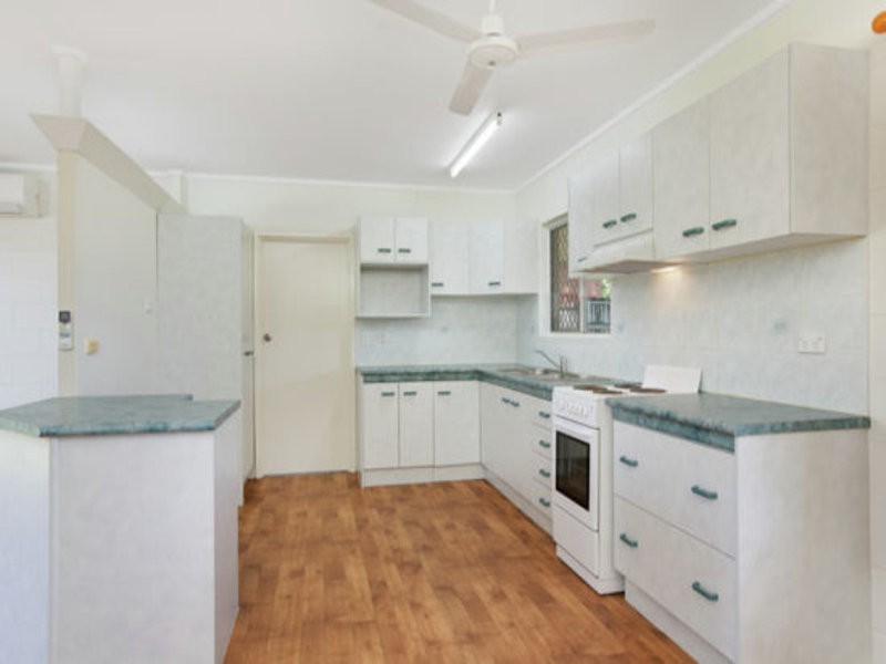 8 Amethyst Street, Bayview Heights QLD 4868