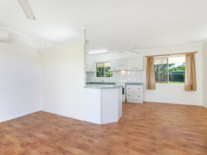 8 Amethyst Street, Bayview Heights QLD 4868