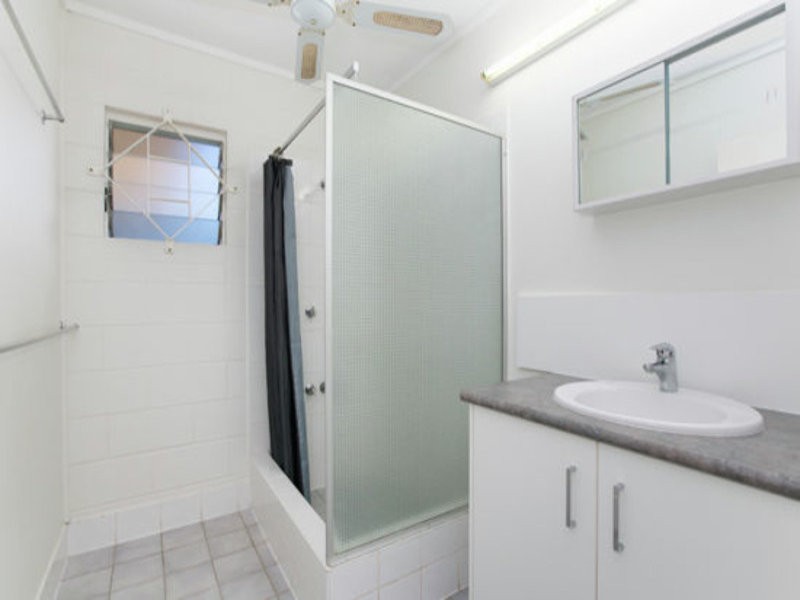 8 Amethyst Street, Bayview Heights QLD 4868