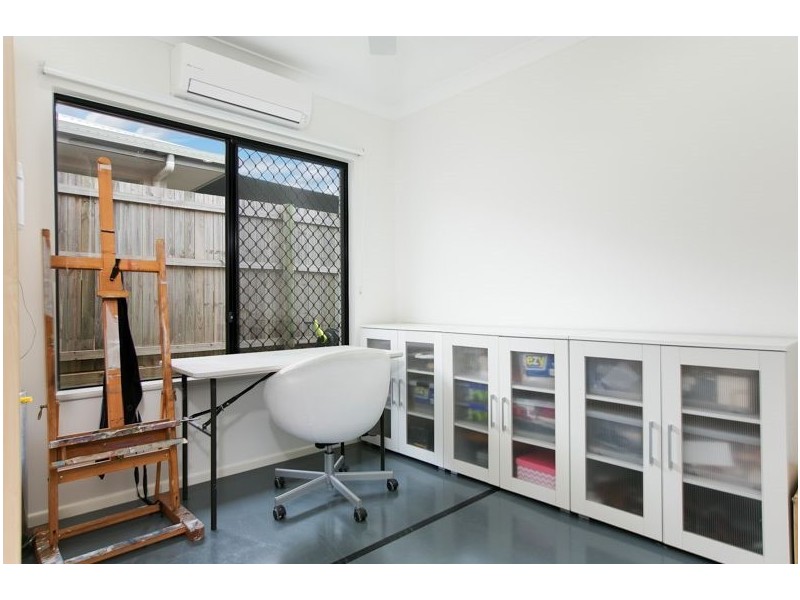 46 City View Crescent, Mooroobool QLD 4870