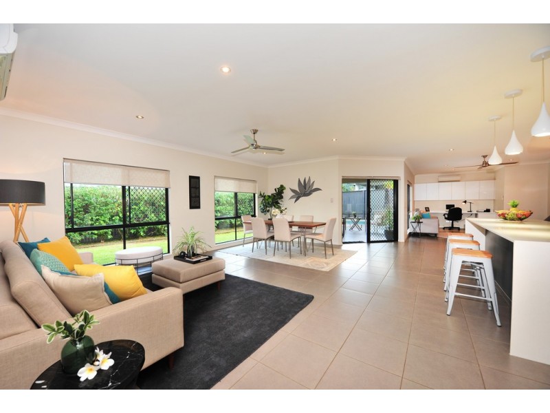 14 Raffles Avenue, Redlynch QLD 4870