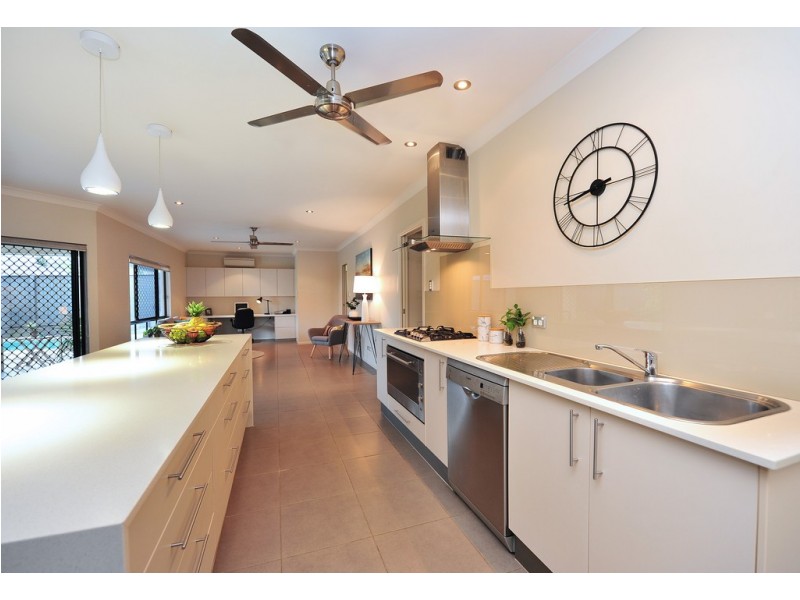 14 Raffles Avenue, Redlynch QLD 4870