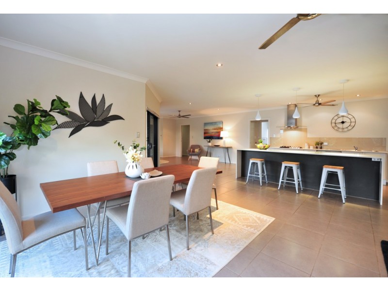 14 Raffles Avenue, Redlynch QLD 4870