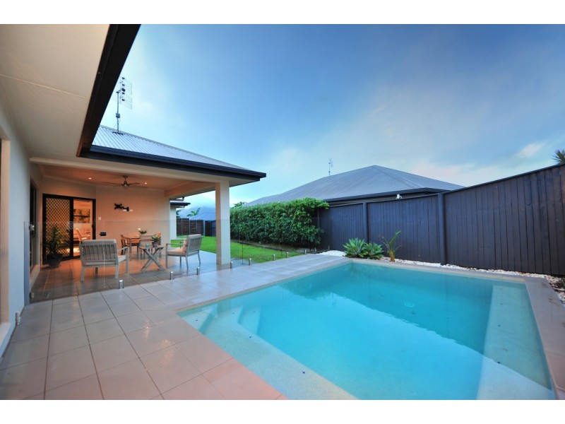 14 Raffles Avenue, Redlynch QLD 4870