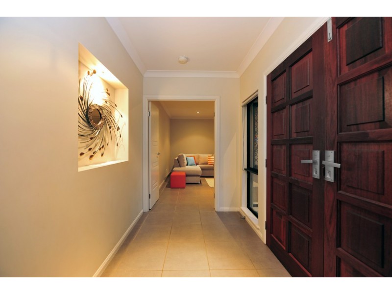 14 Raffles Avenue, Redlynch QLD 4870