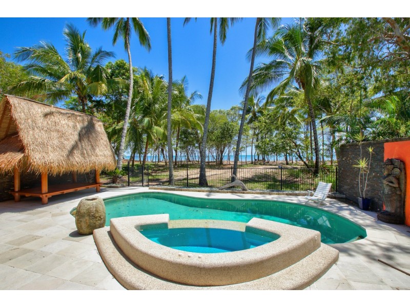14 Poinsettia Street, Holloways Beach QLD 4878