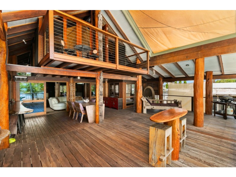 14 Poinsettia Street, Holloways Beach QLD 4878