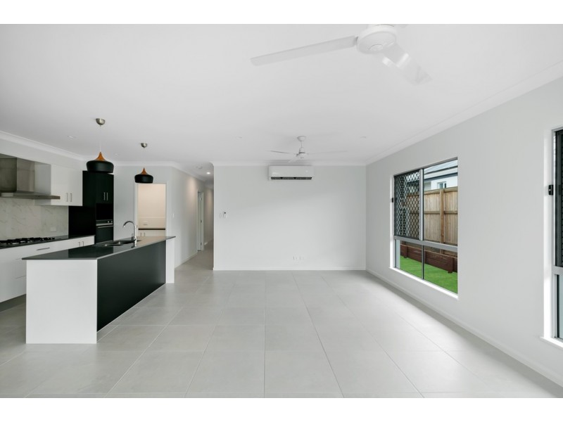 58 Springbrook Avenue, Redlynch QLD 4870