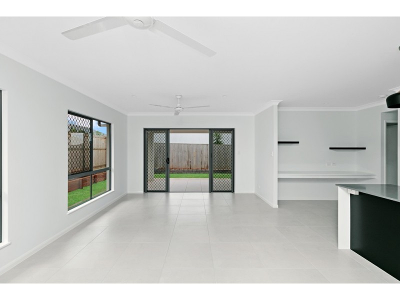 58 Springbrook Avenue, Redlynch QLD 4870