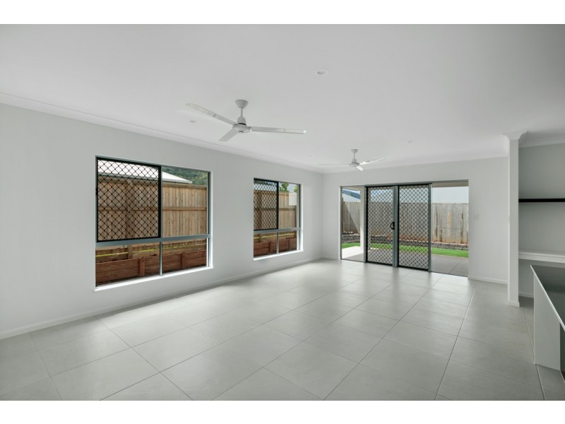 58 Springbrook Avenue, Redlynch QLD 4870