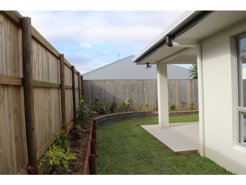 58 Springbrook Avenue, Redlynch QLD 4870