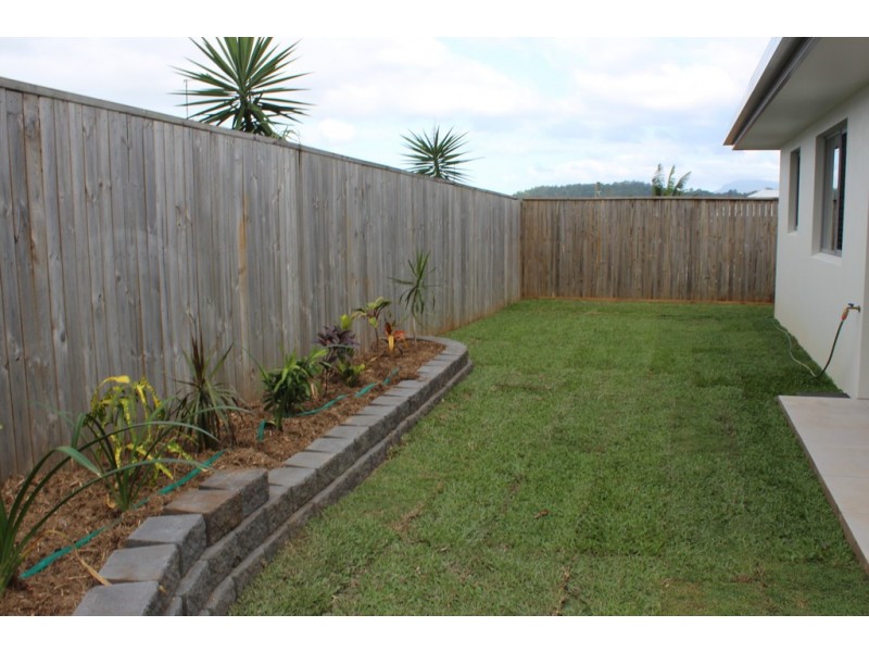 58 Springbrook Avenue, Redlynch QLD 4870