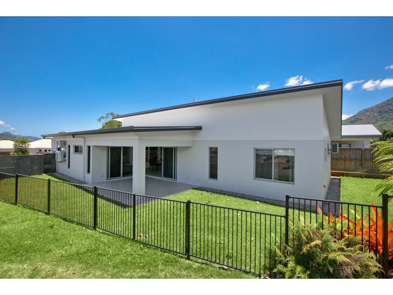 8 Halifax Drive, Redlynch QLD 4870