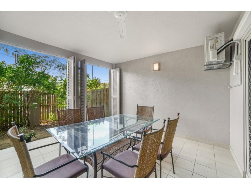 102/2-8 Centenary Close, Manoora QLD 4870