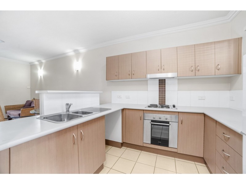 102/2-8 Centenary Close, Manoora QLD 4870