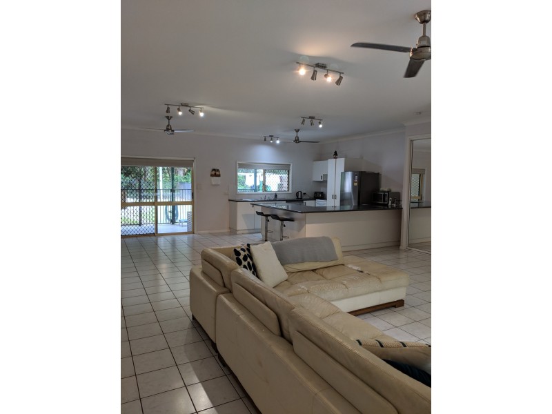 78 Wistaria Street, Holloways Beach QLD 4878