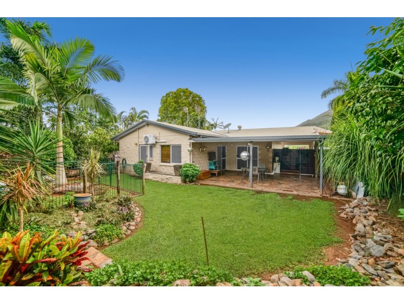 35 Caramar Crescent, Caravonica QLD 4878