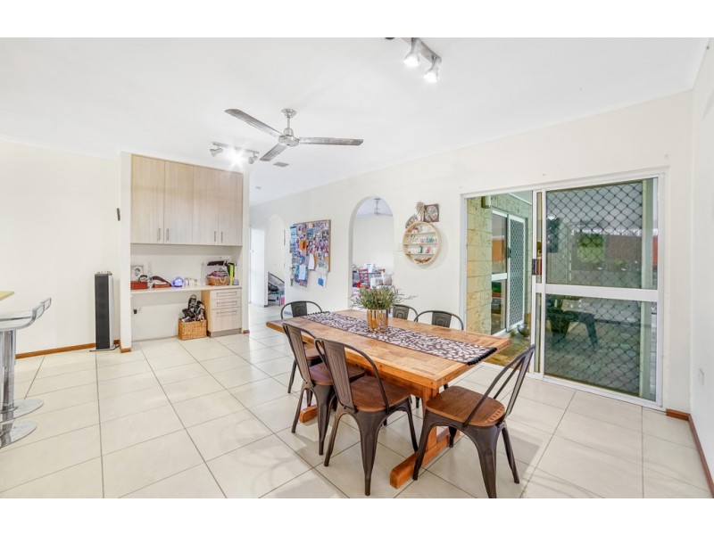 35 Caramar Crescent, Caravonica QLD 4878