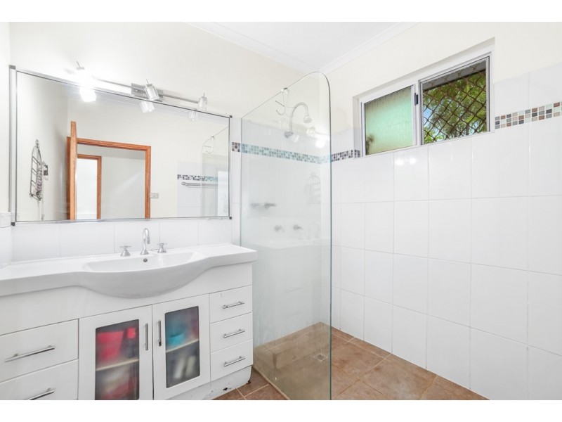 35 Caramar Crescent, Caravonica QLD 4878