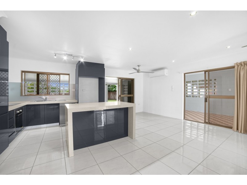 30 Pepperina Street, Mooroobool QLD 4870