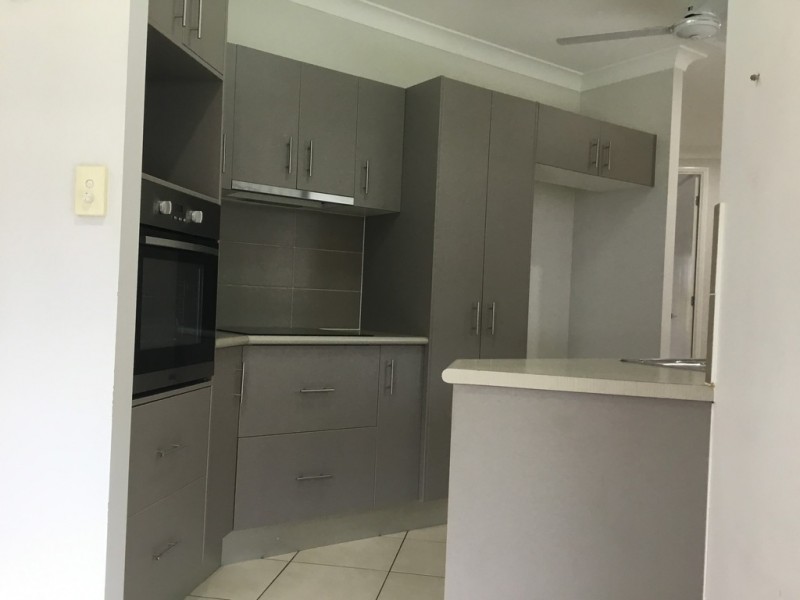 4 Nairen Close, Redlynch QLD 4870