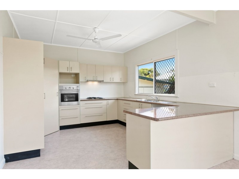 19 Olive Street, Manoora QLD 4870