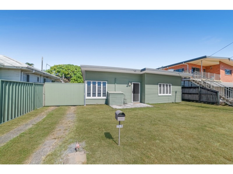 253 Little Spence Street, Bungalow QLD 4870