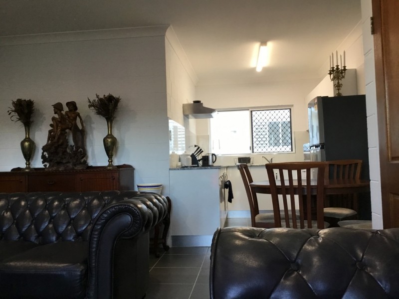 8/52 Pease Street, Manoora QLD 4870
