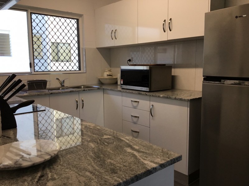 8/52 Pease Street, Manoora QLD 4870