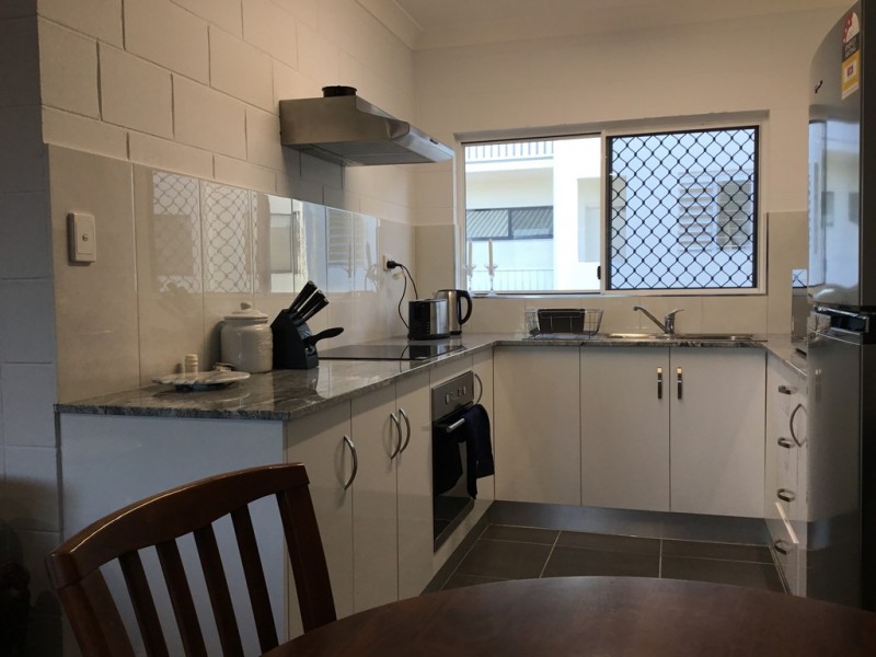8/52 Pease Street, Manoora QLD 4870