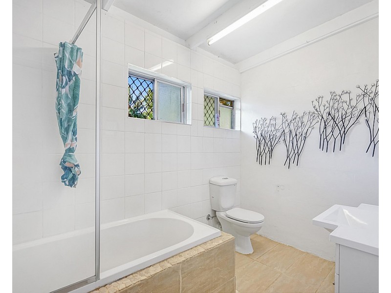 36 Yurongi Street, Caravonica QLD 4878